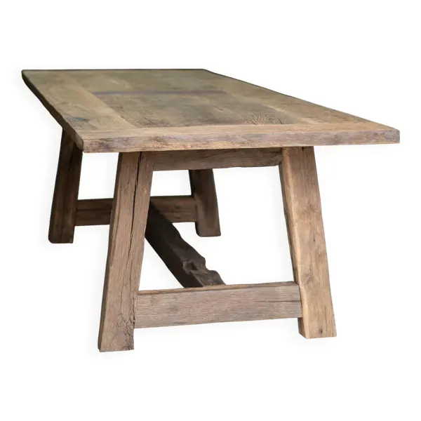 Table en chêne massif style provençal