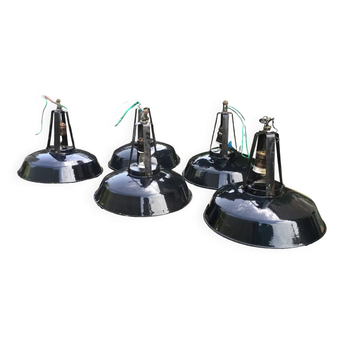 Lot de lampes industrielles noirs années 1970