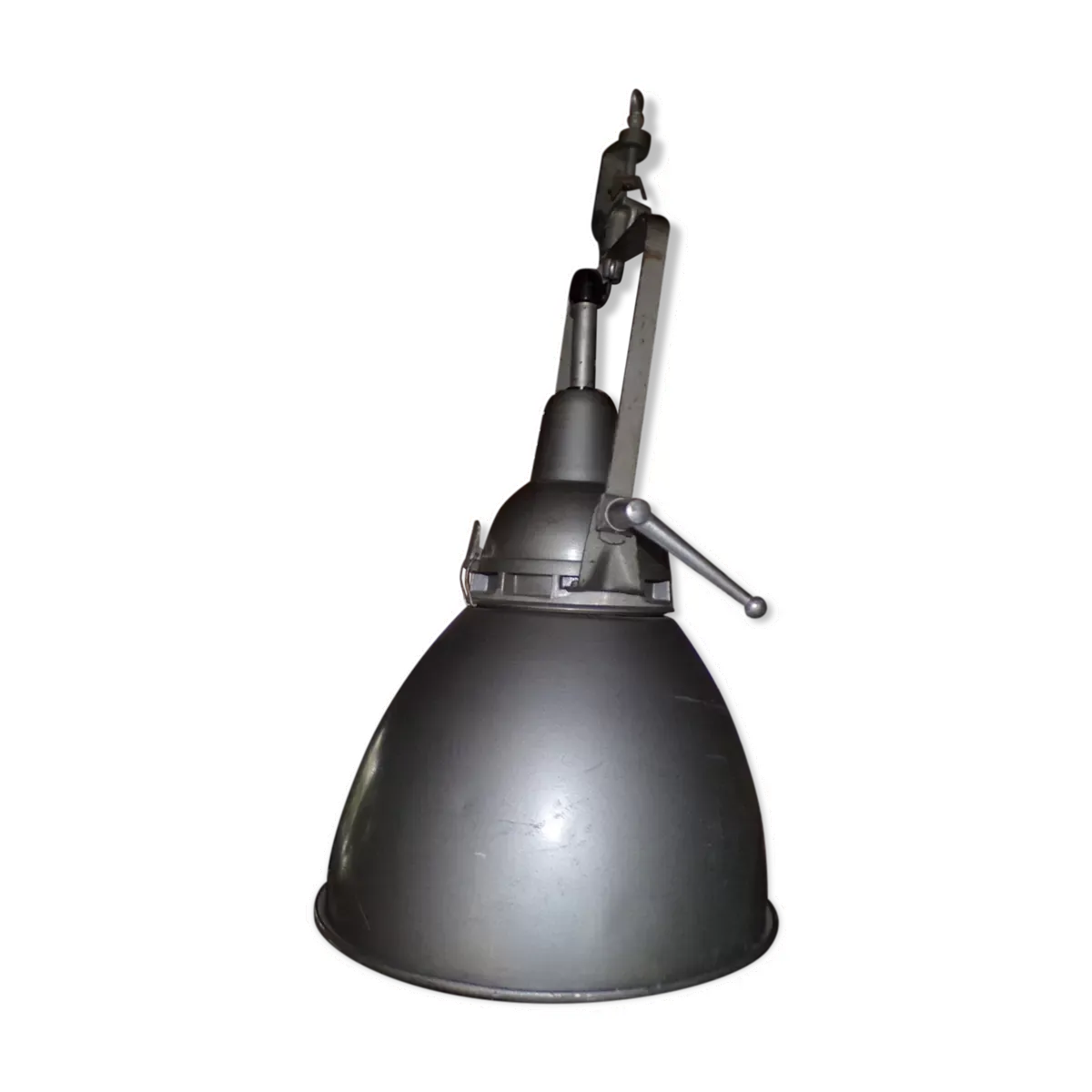 Suspension lampe industrielle d’atelier