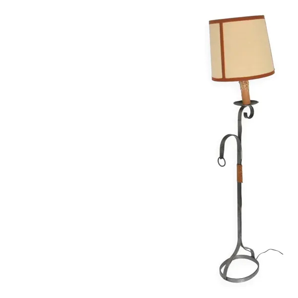 Lampadaire en fer forgé