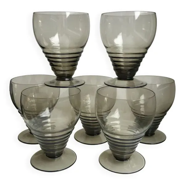 7 verres à vin art déco en verre fumé années 30-40