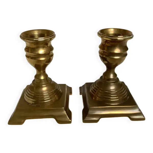 Paire de petits bougeoirs en laiton