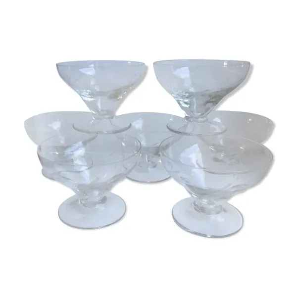 Lot de 7 coupes à champagne en cristal gravé, années 50-60