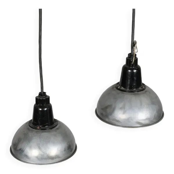 2 Pendentifs industriels en Fer et Bakélite 1950