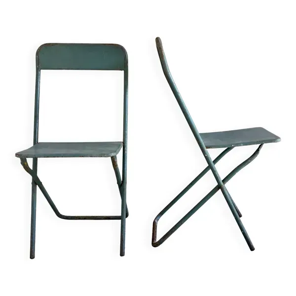 Paire de chaises pliantes en métal militaires ou industrielles mi XXe