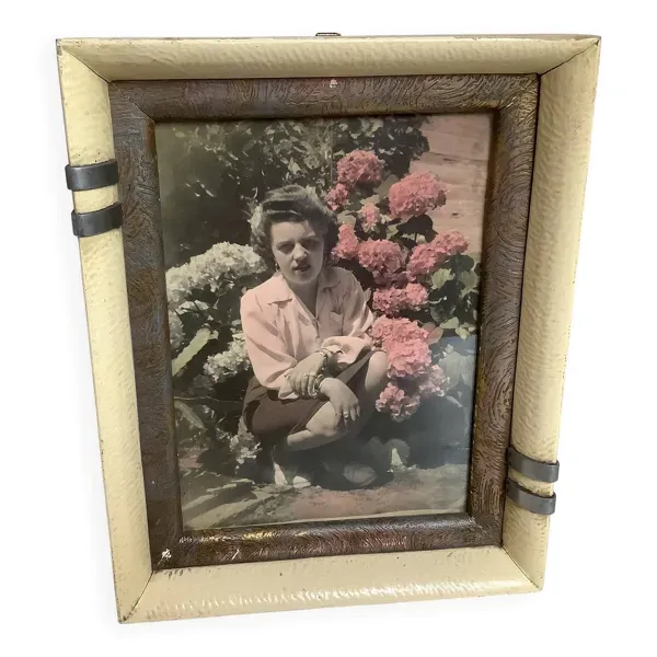 Ancienne photographie femme aux hortensias