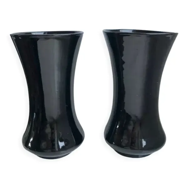 Paire de vases en opaline noire début XXème
