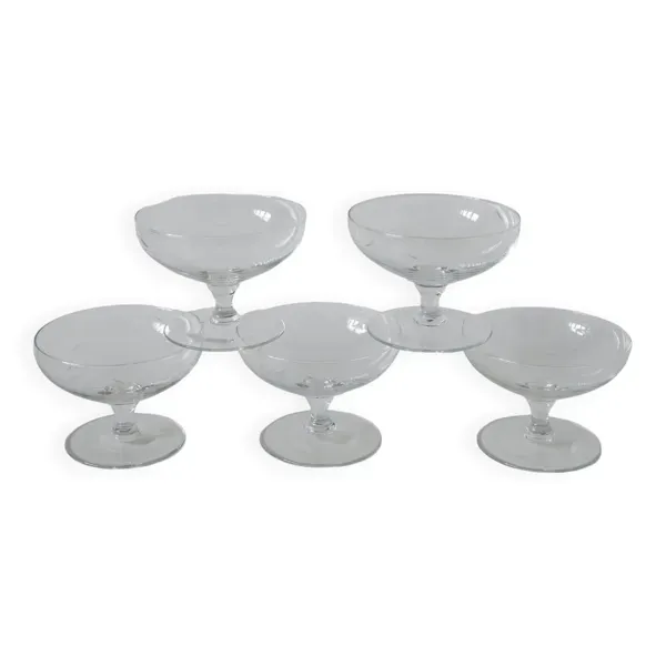 Lot de 5 coupes à champagne en cristal gravé