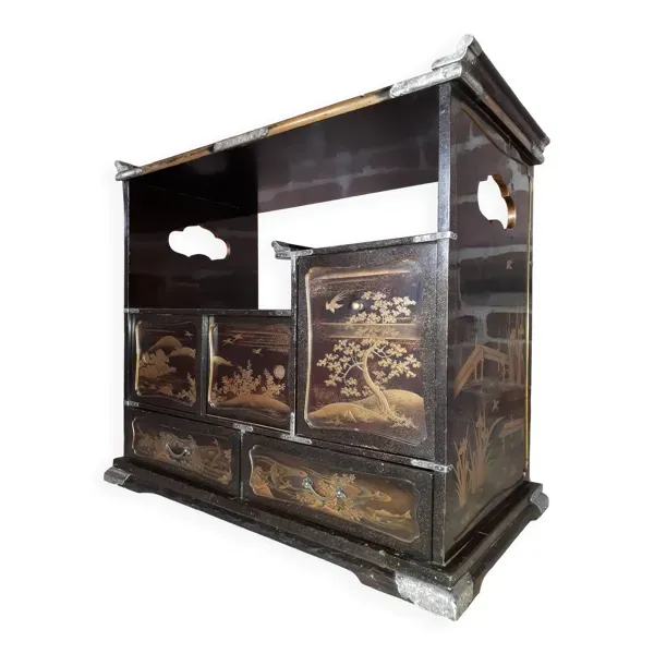 Petit cabinet Kazaridana Japonais Laqué, Japon époque d'Edo