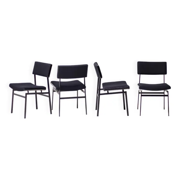 Ensemble de quatre chaises de salle à manger Hulmefa entièrement noires, Architectural Modernism