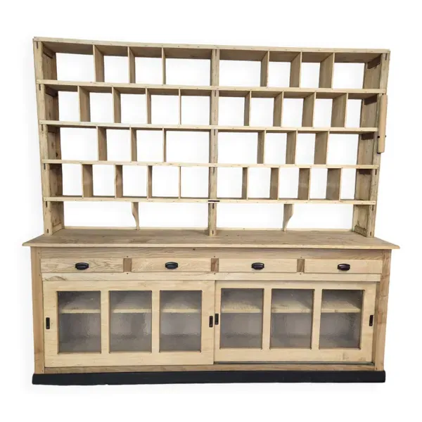 Ancien meuble de métier