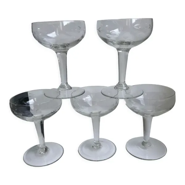 Lot de 5 coupes à champagne en cristal gravé années 50