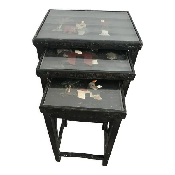 Tables gigognes chinoises en bois laqué incrustations de pierres dures années 60