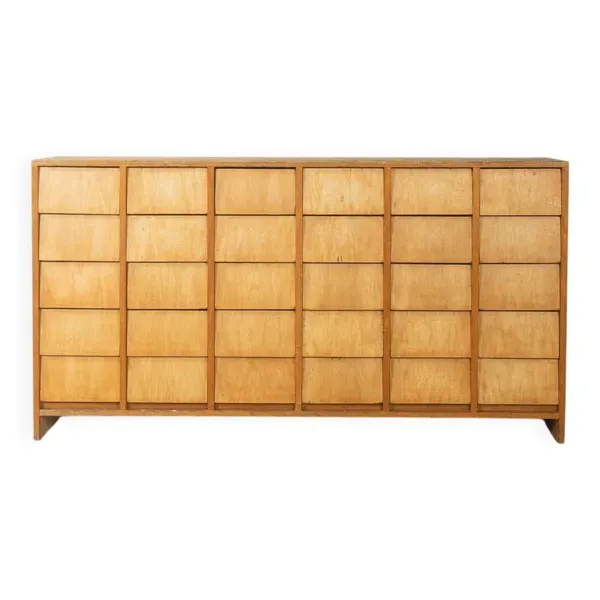 Commode vintage avec trente tiroirs, en bois de frêne, années 1950.