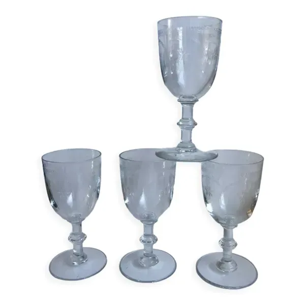 Lot de 4 verres à vin en cristal gravé années 40-50