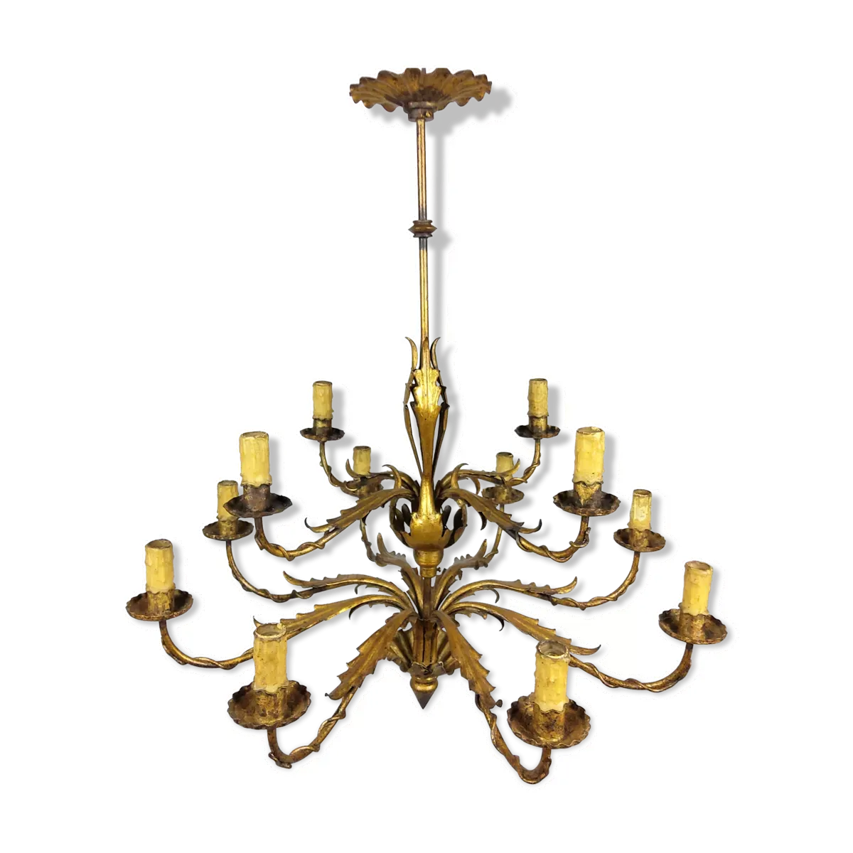 Lustre doré à 12 bras de lumière au décor de feuilles 1940