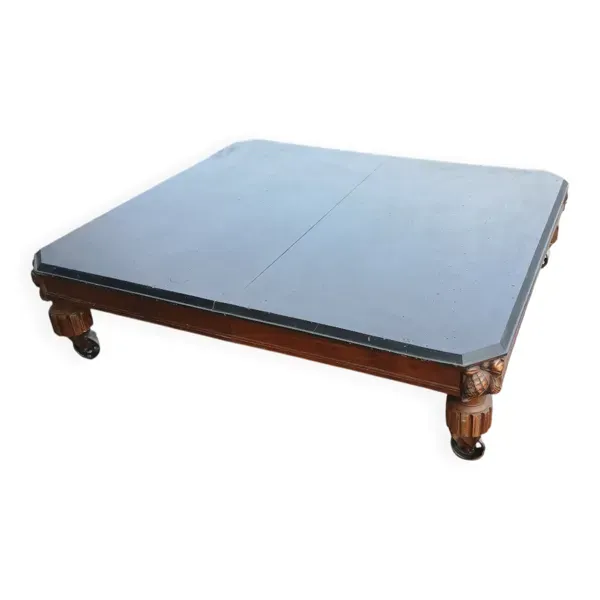 Table basse avec roulettes industrielles