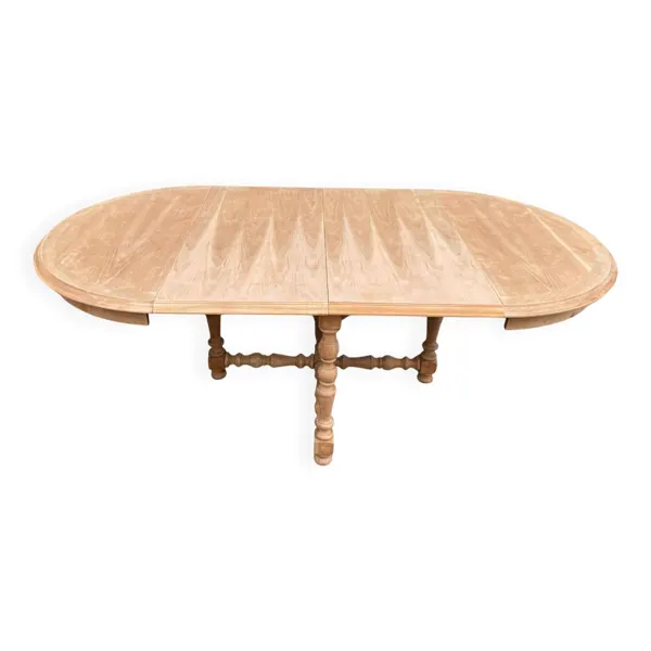 Table à manger de ferme ronde extensible décapée style Louis XIII années 60