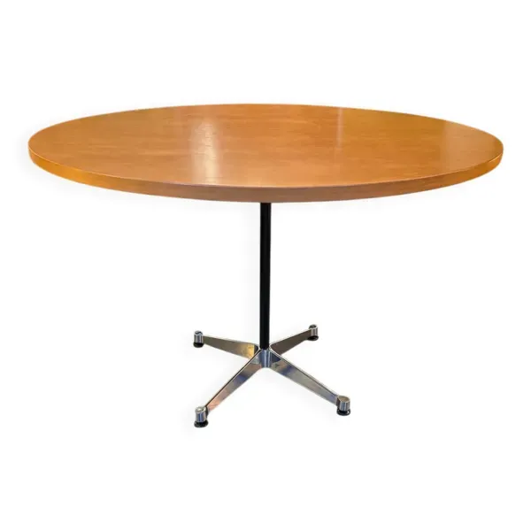 Grande table ronde Eames par Charles & Ray Eames – édition Vitra