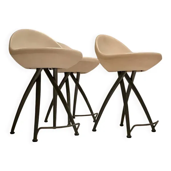 3 chaises “Egg” par Roberto Foschia pour Midj, Italie 1990