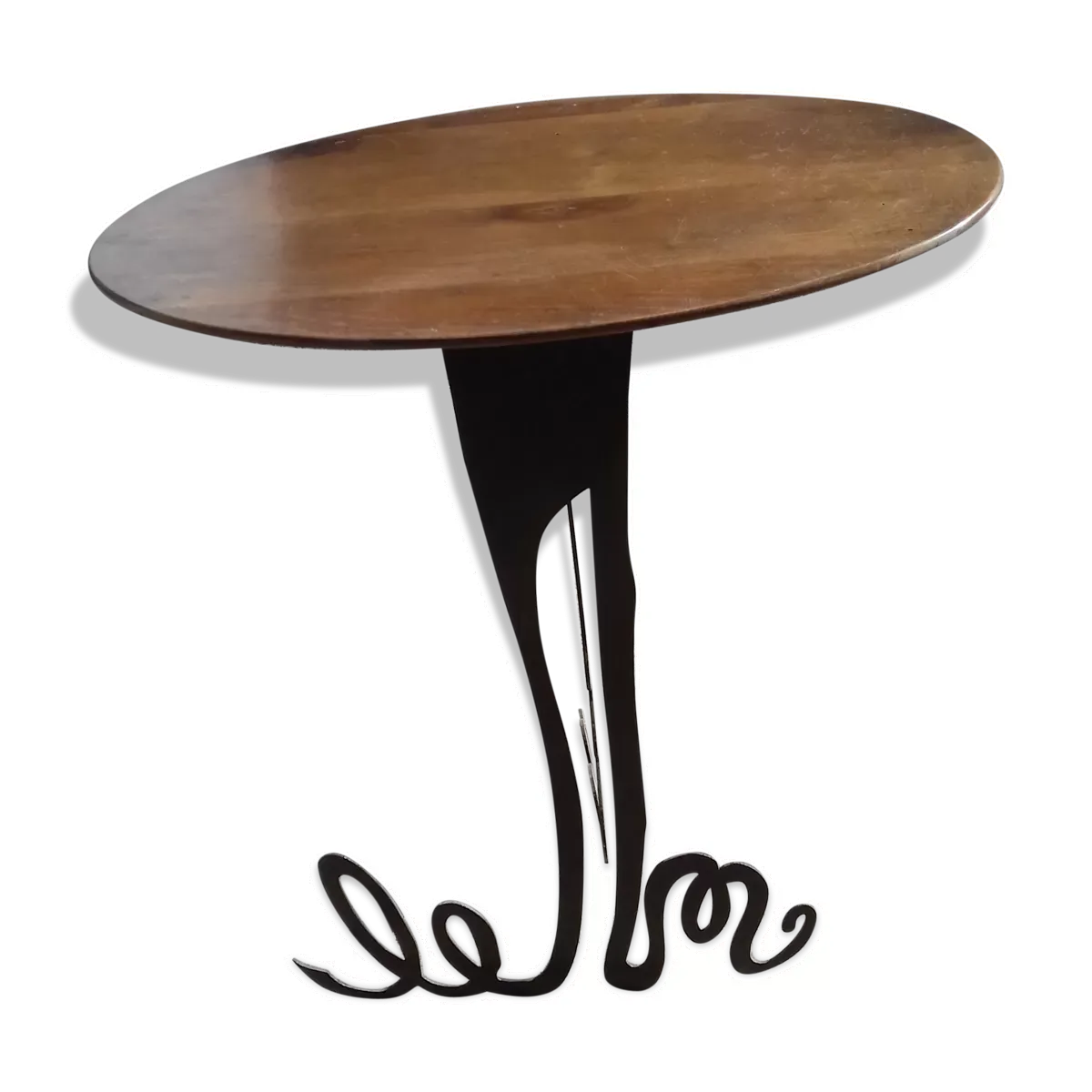 Sellette en acier et plateau ovoïde en noyer