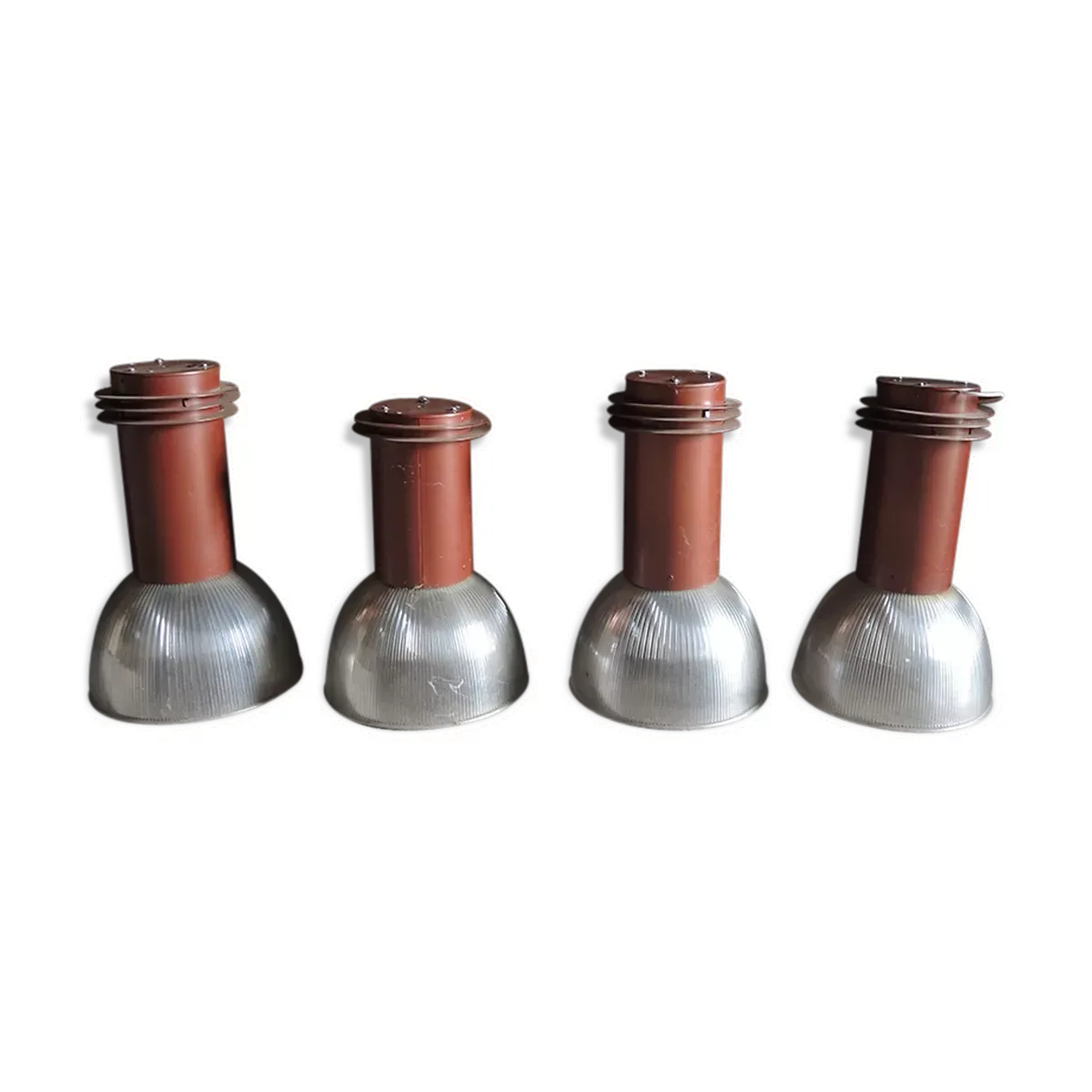 Lot de 4 suspensions industrielles en acier et polycarbonate