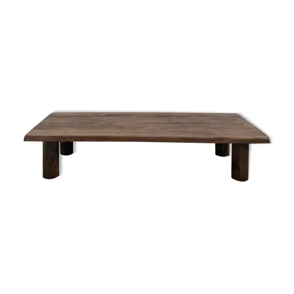 Table basse moderniste en orme massif, piètement cylindrique pin, années 70