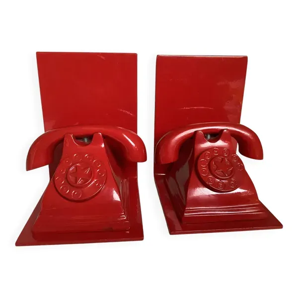 Paire de serre livres téléphones rouges