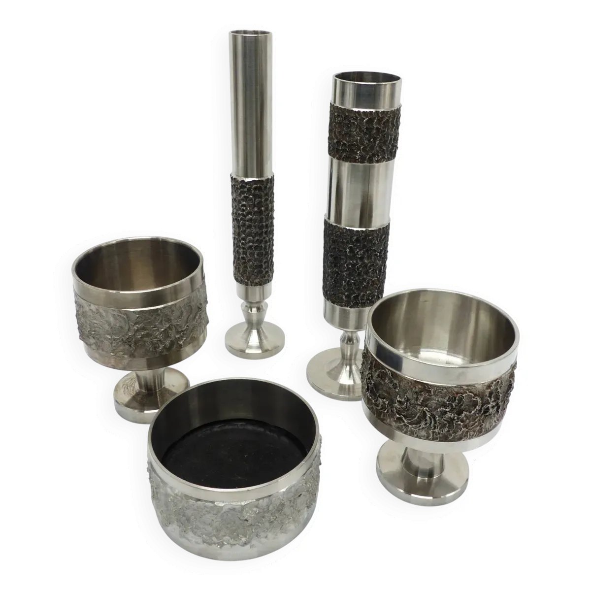 Set de 5 vases et coupes brutalistes en acier 1970