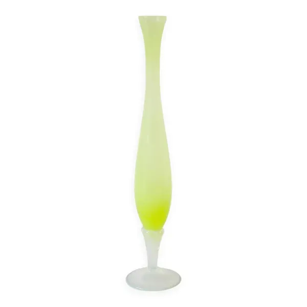 Vase en opaline allongé, jaune et pieds blanc, 1960
