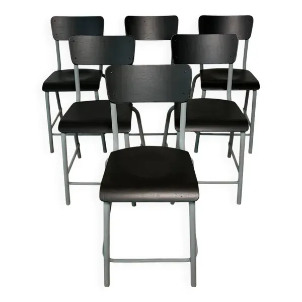 Chaises écoliers de laboratoire