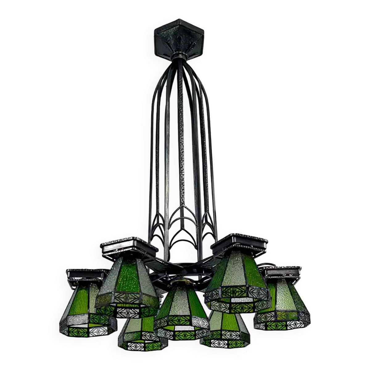 Important lustre en fer forgé, Art Deco Gothique, France, Circa 1920