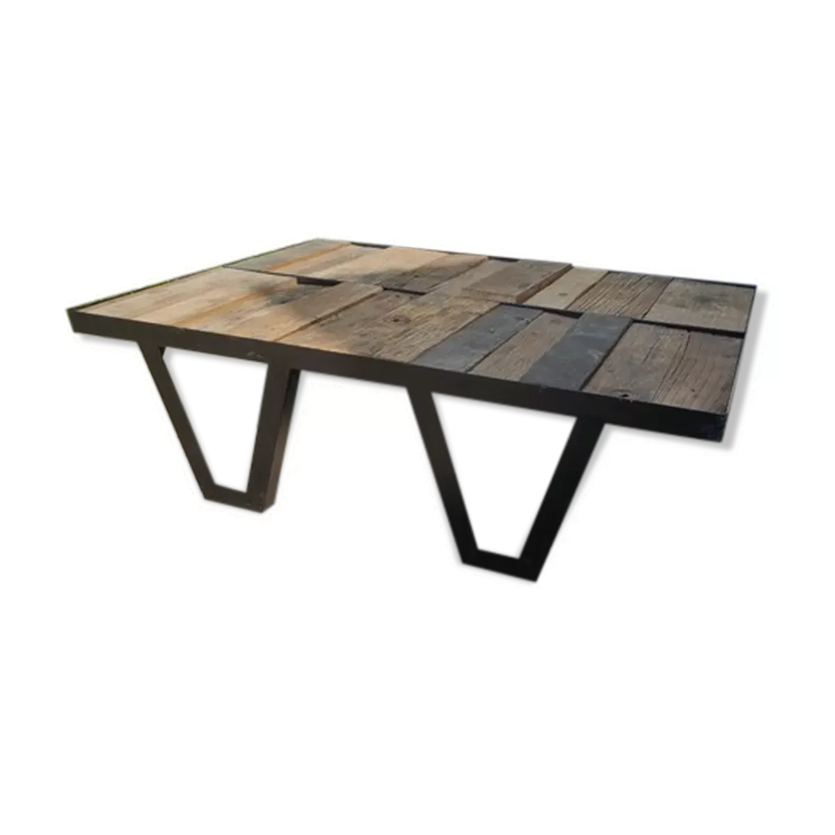 Table basse bois et métal de style industriel