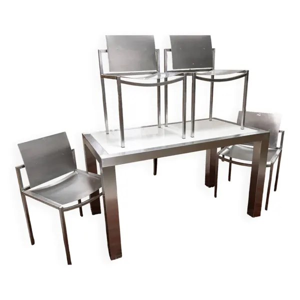 Suite de salle à manger design en acier brossé – Table et quatre chaises