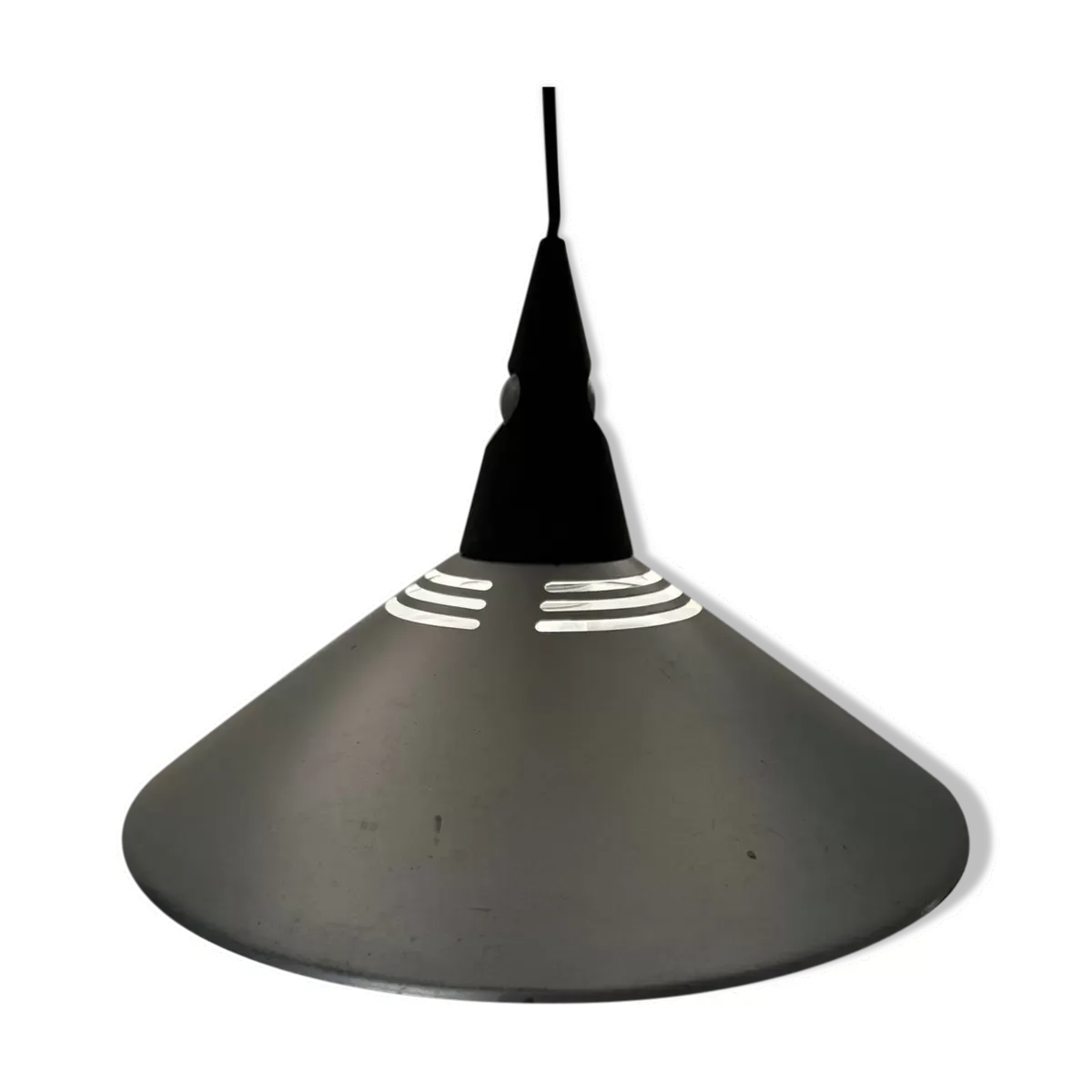 Suspension style Memphis, années 80