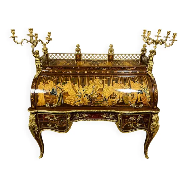 Bureau à cylindre de style Louis XV richement marqueté