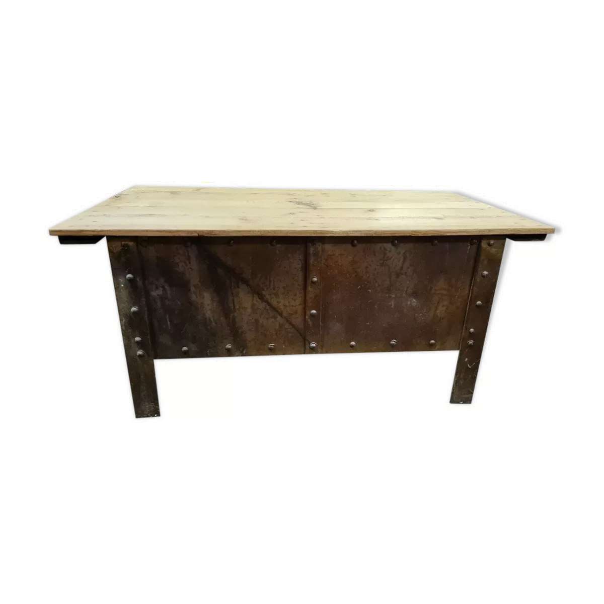 Table de salon en fer riveté et bois