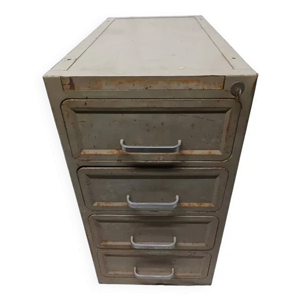 Ancien casier métallique