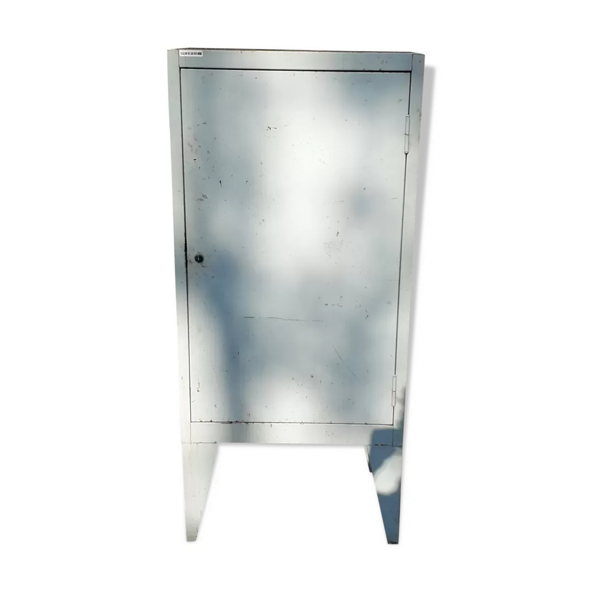 Meuble industriel de rangement en métal