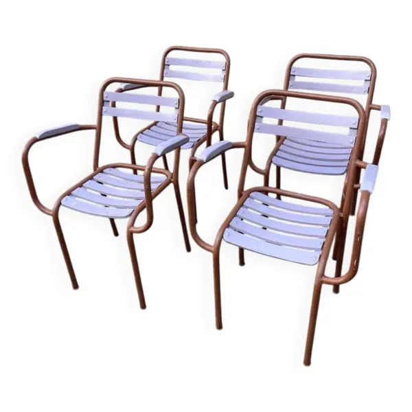 4 Chaises style tolix vintage -en métal et bois. 1950s. Vintage français. - jolie patine - intérieur ou extérieur couvert - peinture
