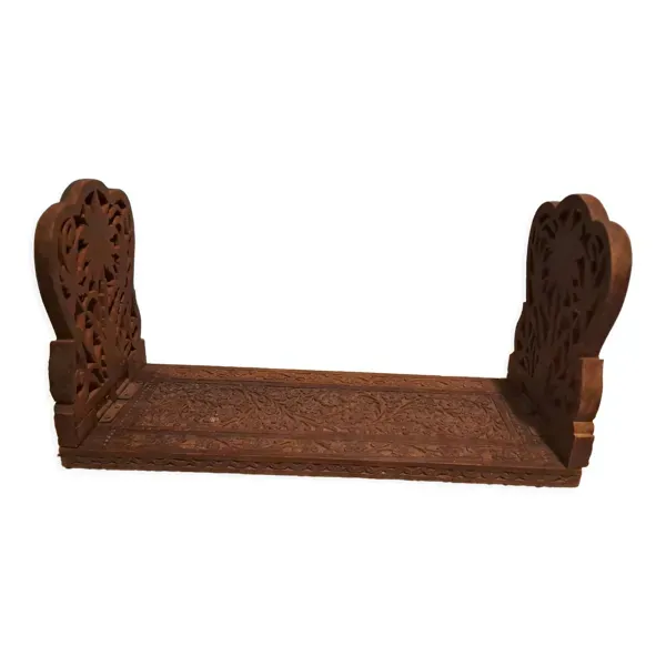 Support à Livres à poser extensible et repliable en bois des iles sculpté années 1980