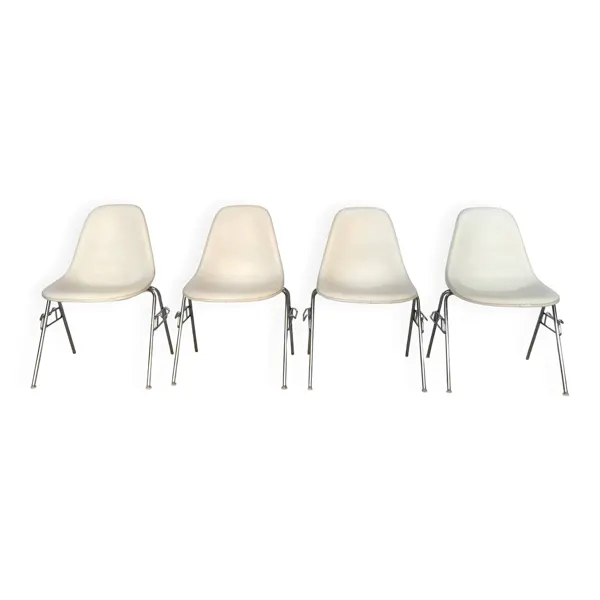 4 chaises par Charles et Ray Eames pour Herman Miller, années 1950