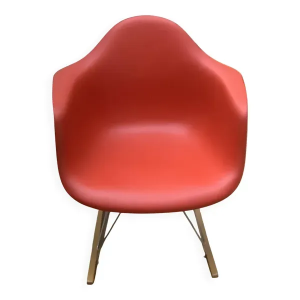 Fauteuil à bascule de charles Eames par Vitra