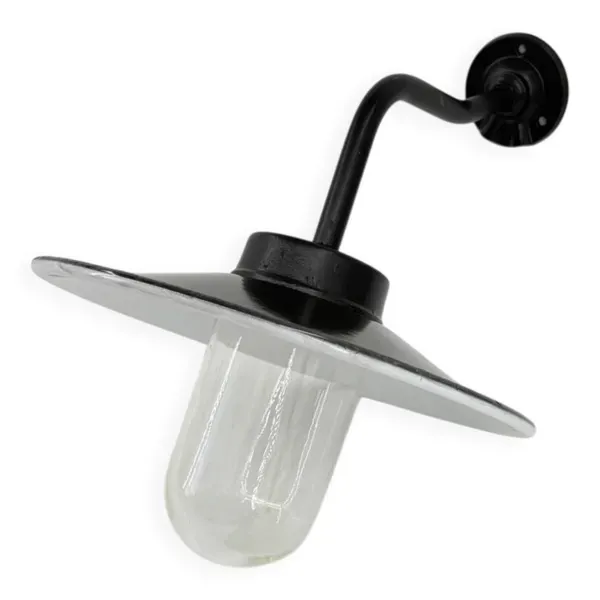 Lampe de cour