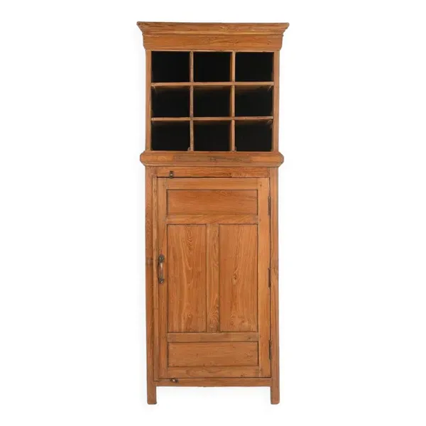 Meuble d’hôtel en bois à 9 casiers