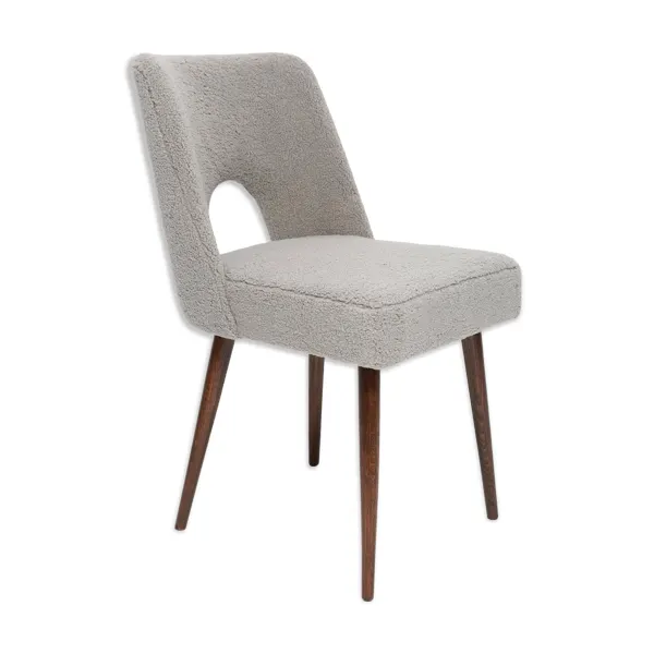 Chaise coquille en bouclé gris, bois de hêtre foncé, Pologne, années 1960