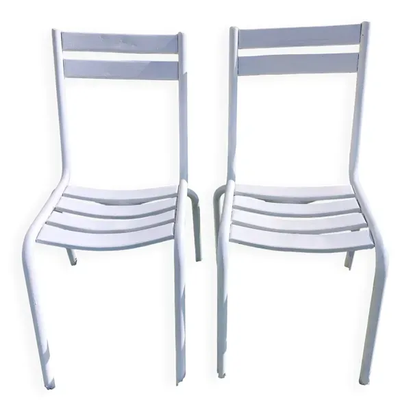 Paire de chaises blanches en métal, style Tolix