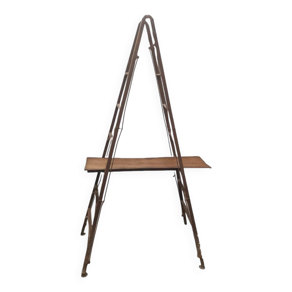 Ancienne échelle industrielle française en métal, début des années 1900