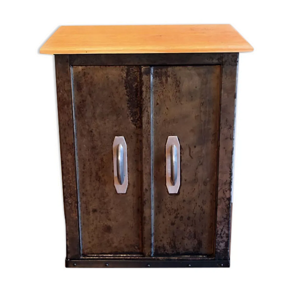 Meuble de rangement métallique industriel