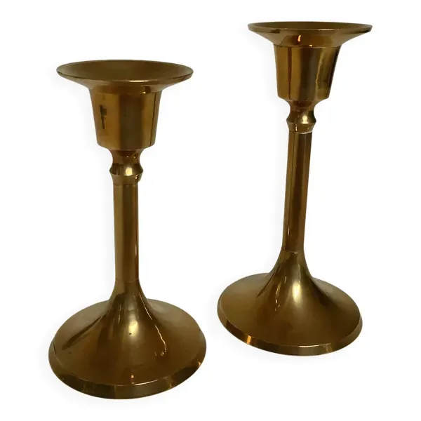 Paire de petits bougeoirs pied tulipe en laiton